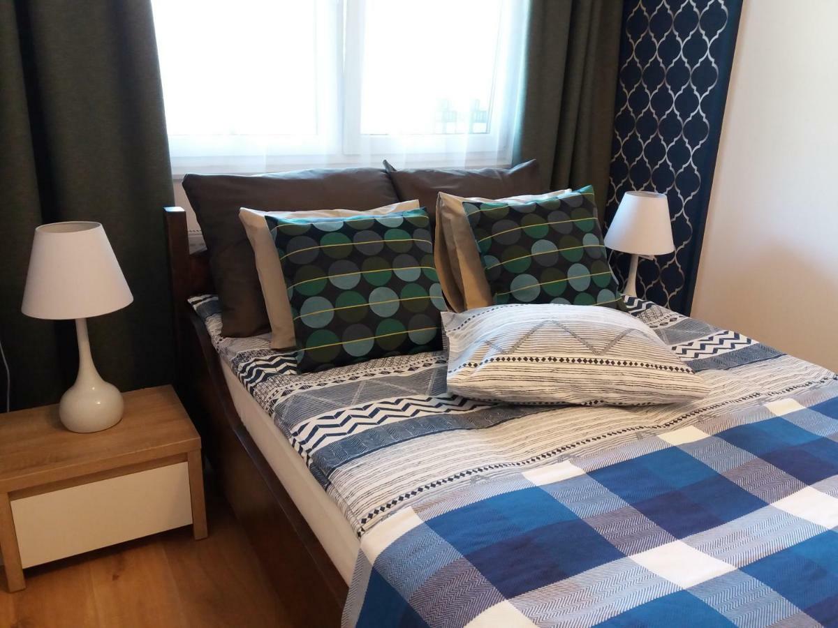Apartament Pruszkow Luaran gambar