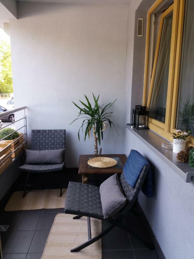 Apartament Pruszkow Luaran gambar